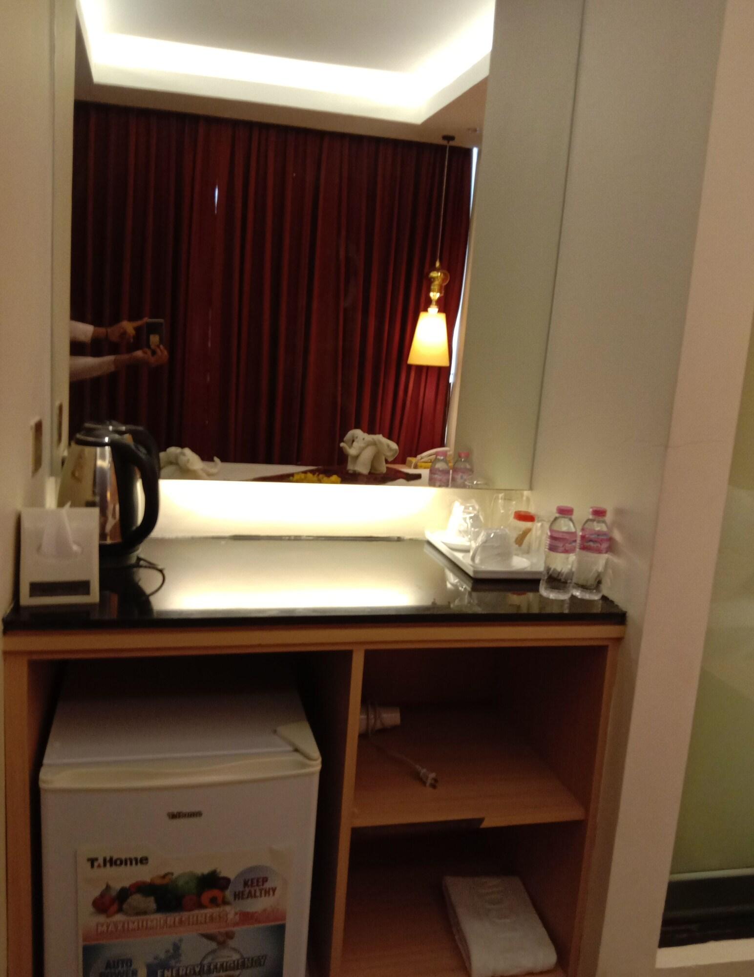 Shwe Pyi San Yar Hotel Yangon Esterno foto