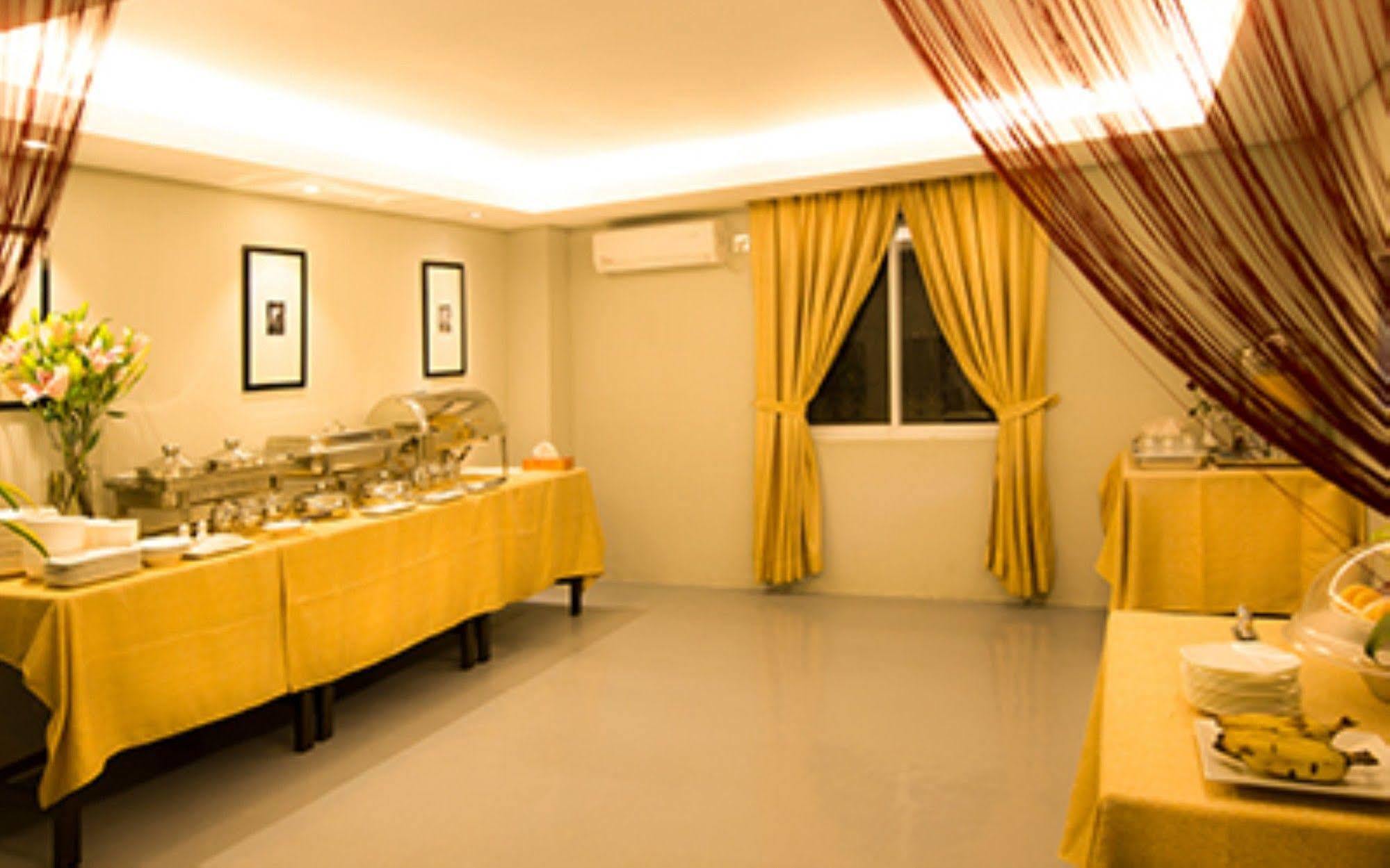Shwe Pyi San Yar Hotel Yangon Esterno foto