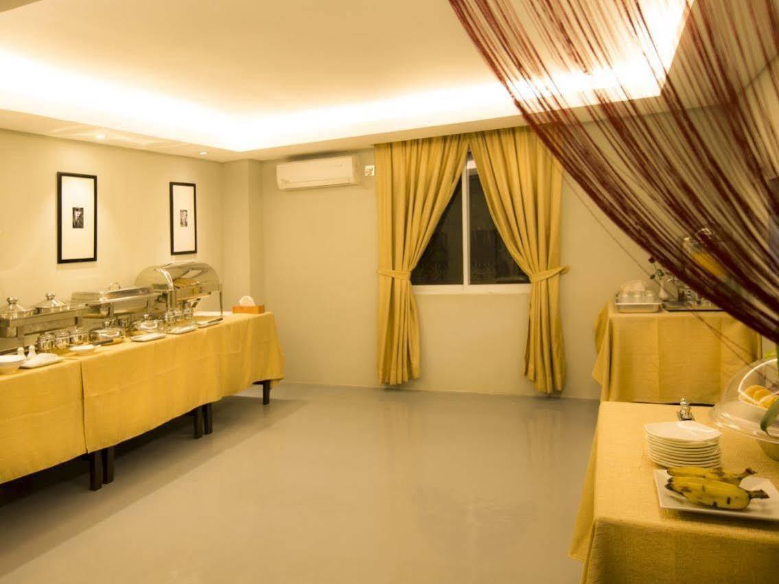 Shwe Pyi San Yar Hotel Yangon Esterno foto